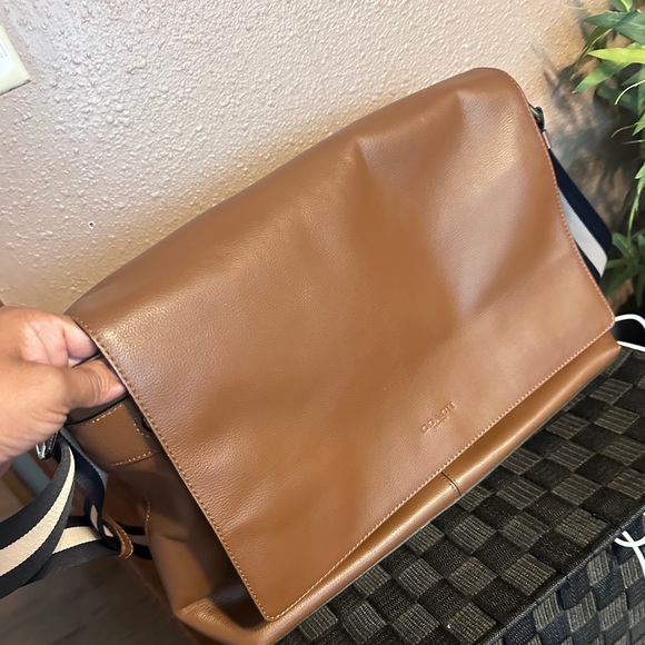 CHARLES MESSENGER IN SMOOTH LEATHER (COACH F54792) laptop/briefcase/messenger. - Picture 6 of 10